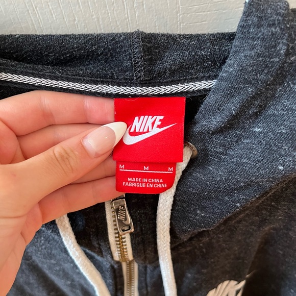 Nike zip up - Picture 2 of 3
